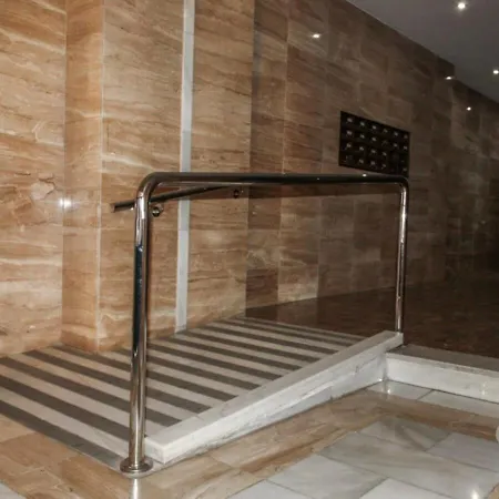 Luxury Center *